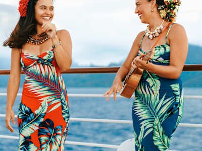 Gain a deeper understanding of Tahitian culture with our onboard cultural ambassadors, who connect you to local traditions.