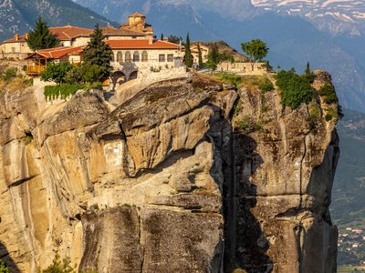 Combine the best of land and sea to fulfill your bucket list dreams. We'll take care of the logistics, so you can make the most of your time in each destination.