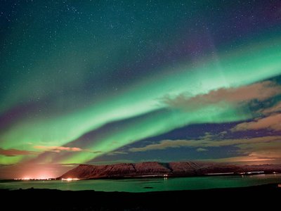 Windstar Select Sailings are designed by destination experts so you’ll go beyond an ordinary cruise. With our Around Iceland  voyage, you’ll bathe in the famous blue lagoon, watch whales and visit lava caves.